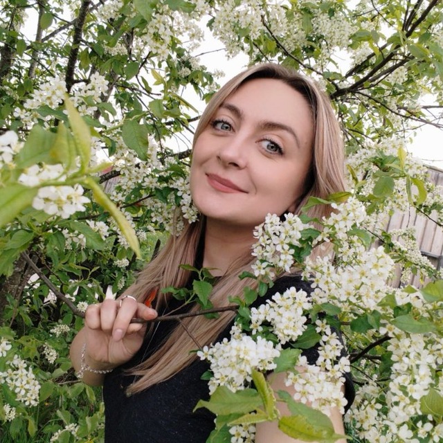 Аня